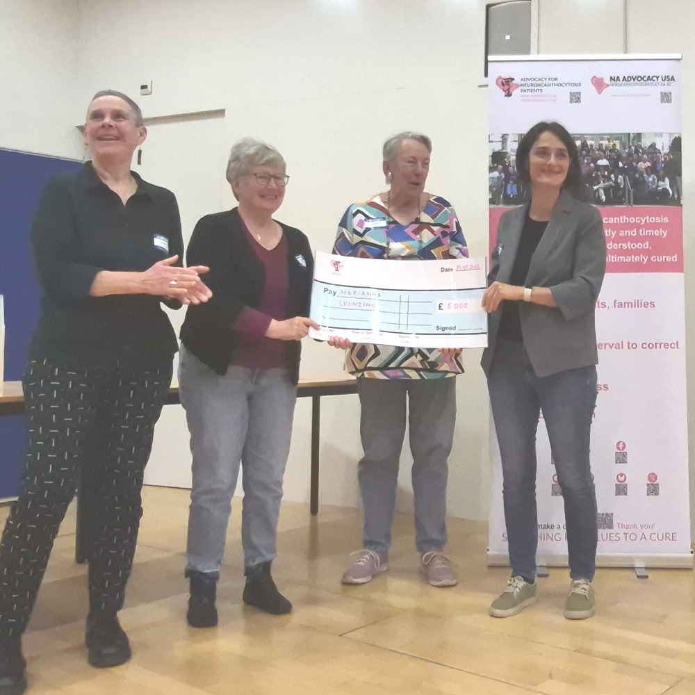 Days 3 - Winner of the Glenn Irvine Prize, Dr Marianna Leonzino being awarded the symbolic £5,000 cheque by Ginger Irvine, Joy Willard-Williford, Professor Ruth Walker